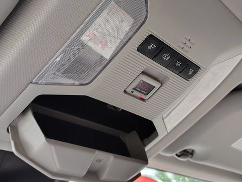 Used 2019 Toyota RAV4 LE w/ Carpet Mat Package FWD image 32