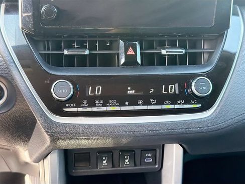Used 2023 Toyota Corolla Cross XLE w/ Convenience Package FWD image 15