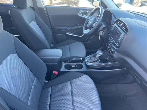 Certified 2022 Kia Soul LX w/ Technology Package image 20