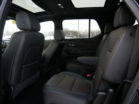 Used 2022 Chevrolet Traverse High Country image 12