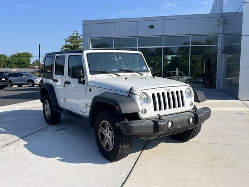 Used 2018 Jeep Wrangler Unlimited Sport S AWD/4WD image 2