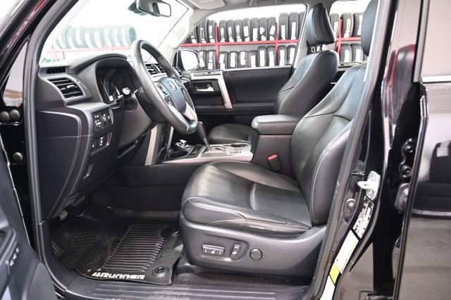 Used 2020 Toyota 4Runner Limited AWD/4WD image 10