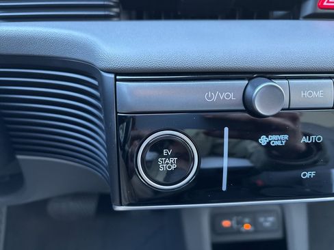 New 2025 Hyundai Ioniq 5 SEL image 22