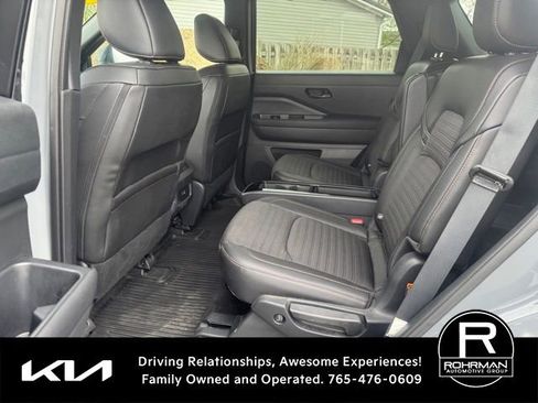 Used 2025 Nissan Pathfinder Rock Creek image 10