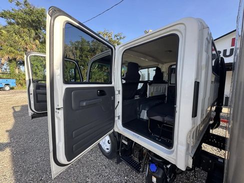 Used 2024 Isuzu NPR 4500 HD RWD image 17