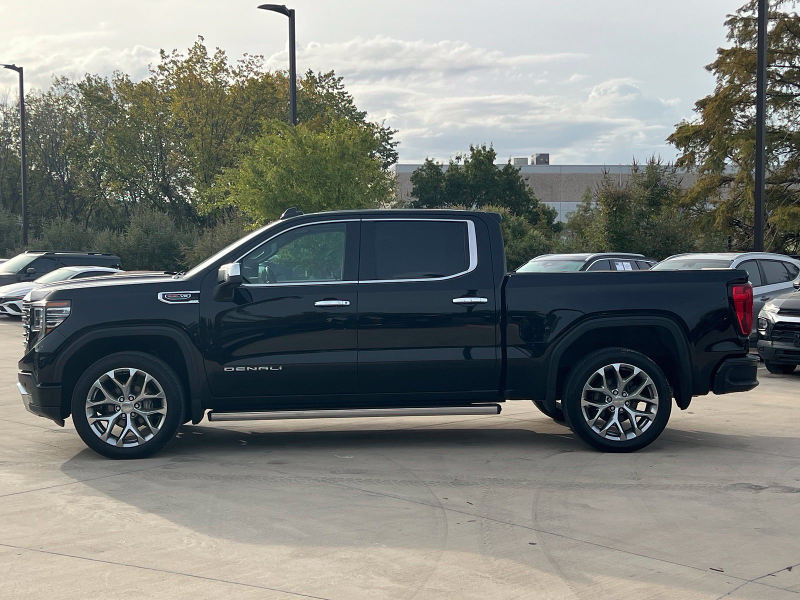 Used 2022 GMC Sierra 1500 Denali w/ Denali Reserve Package AWD/4WD image 6