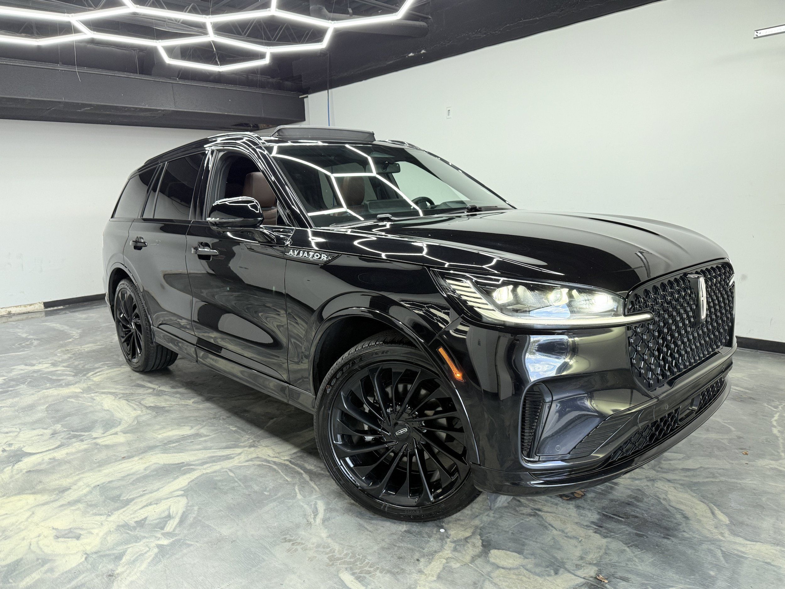 Used 2025 Lincoln Aviator Reserve w/ Equipment Group 201A AWD/4WD image 6