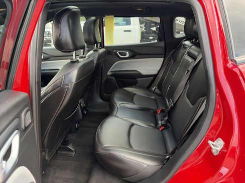 Used 2023 Jeep Compass Latitude w/ Sun and Sound Group AWD/4WD image 11