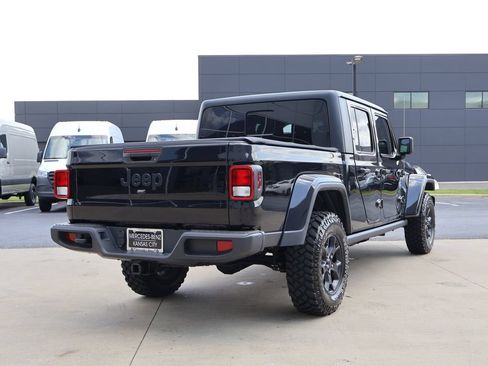 Used 2022 Jeep Gladiator Sport AWD/4WD image 5