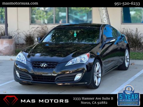 Used 2012 Hyundai Genesis 3.8 image 1