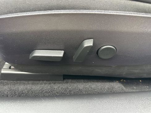 Used 2020 Tesla Model 3 Standard Range Plus image 29