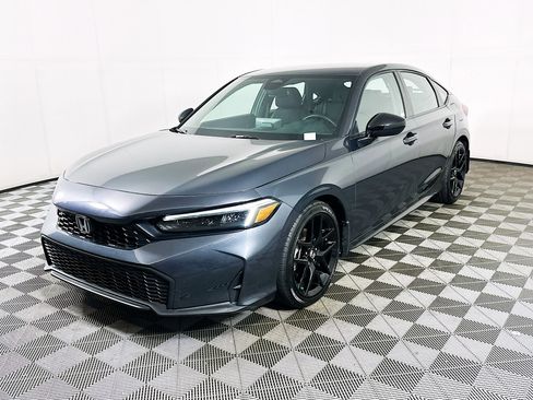 Used 2025 Honda Civic Sport image 3