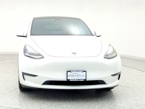 Used 2020 Tesla Model Y Long Range image 2