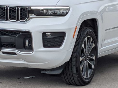 Used 2024 Jeep Grand Cherokee Overland w/ Trailer Tow Package AWD/4WD image 11