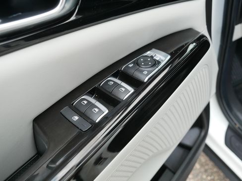 Certified 2023 Kia Carnival EX FWD image 19