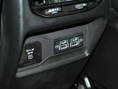 Used 2025 Jeep Grand Cherokee Altitude RWD image 21