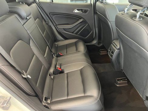 Used 2018 Mercedes-Benz GLA 250 4MATIC image 32
