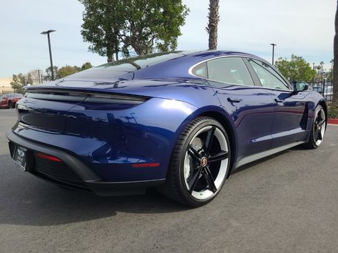 Used 2021 Porsche Taycan 4S image 9