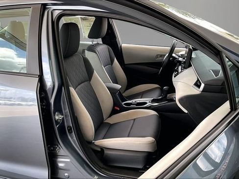 Used 2025 Toyota Corolla LE FWD image 26