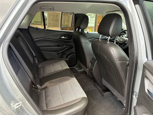 Used 2024 Chevrolet Trax LT FWD image 42