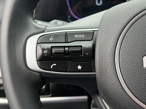 Certified 2025 Kia Sportage EX FWD image 19