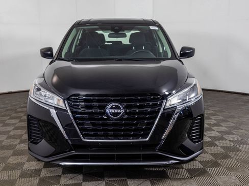 Used 2022 Nissan Kicks S FWD image 8
