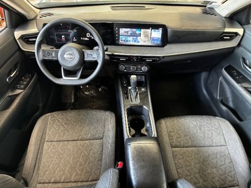 Used 2025 Nissan Kicks SV w/ Illumination Package FWD image 20