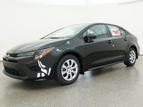New 2026 Toyota Corolla LE FWD image 17