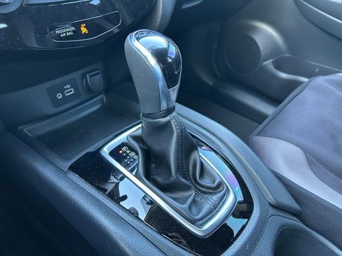 Used 2018 Nissan Rogue S FWD image 26