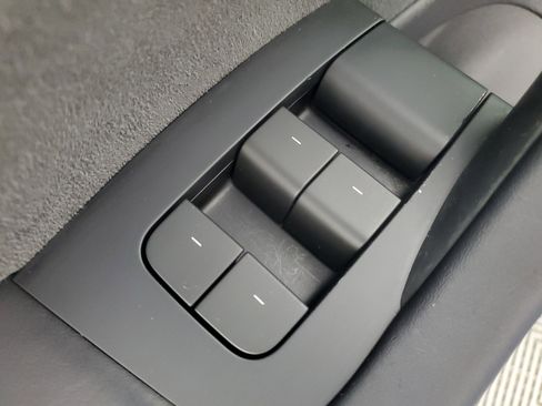 Used 2023 Tesla Model 3 Standard Range image 26