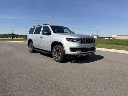 Used 2024 Jeep Wagoneer Series II AWD/4WD image 7
