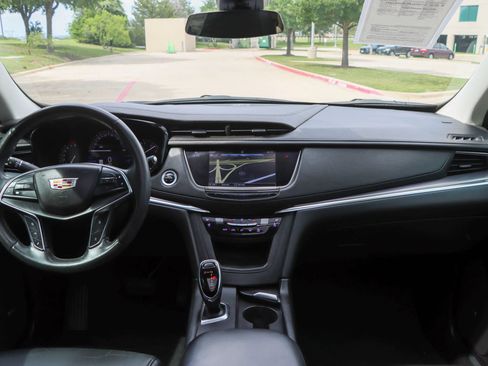 Used 2018 Cadillac XT5 Premium Luxury FWD image 26