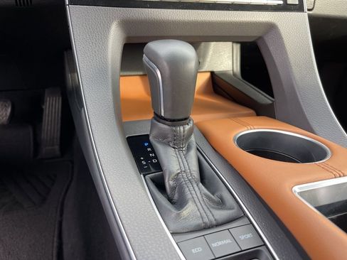 Used 2019 Toyota Avalon Limited image 15