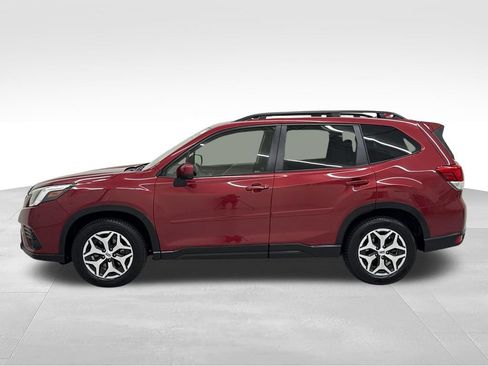 Used 2022 Subaru Forester Premium AWD/4WD image 5