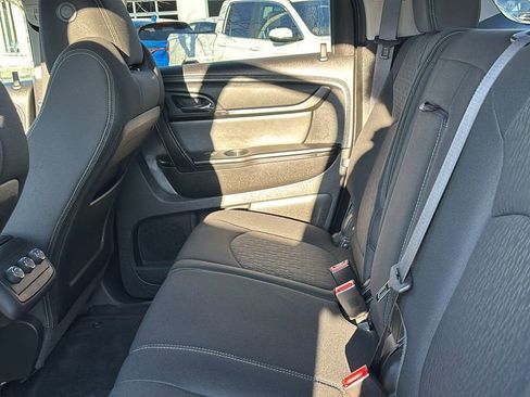 Used 2013 GMC Acadia SLE image 29