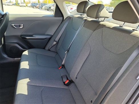 New 2025 Kia K4 LXS image 14