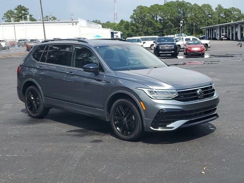 Used 2022 Volkswagen Tiguan SE R-Line FWD image 35