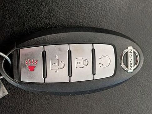 Used 2018 Nissan Titan Platinum Reserve image 36