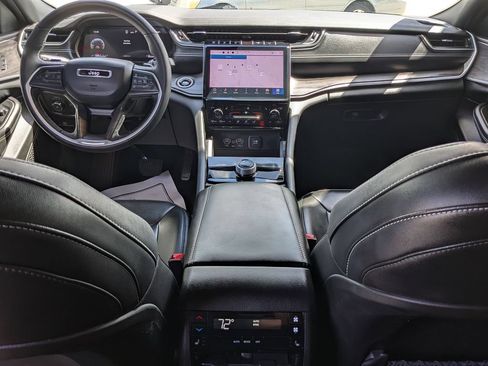 Used 2025 Jeep Grand Cherokee L Limited w/ Black Appearance Package RWD image 16
