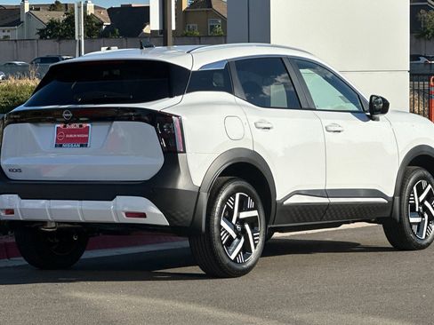 New 2026 Nissan Kicks SV image 4