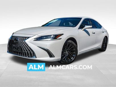 Used 2024 Lexus ES 300h w/ Luxury Package