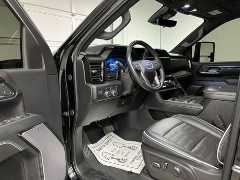 Used 2024 GMC Sierra 2500 AT4X AWD/4WD image 32