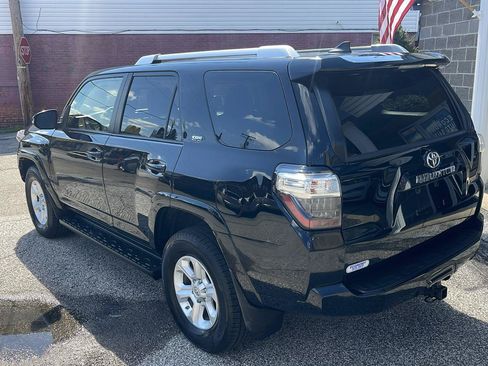 Used 2017 Toyota 4Runner SR5 Premium AWD/4WD image 6