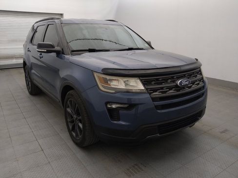 Used 2018 Ford Explorer XLT w/ Equipment Group 202A FWD image 13