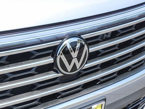 Used 2024 Volkswagen Atlas SE FWD image 14
