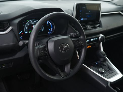 Used 2025 Toyota RAV4 LE image 20