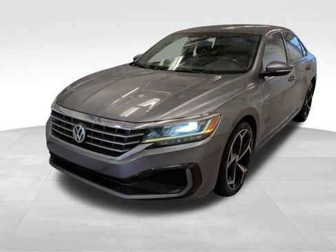 Used 2021 Volkswagen Passat 2.0T R-Line image 1