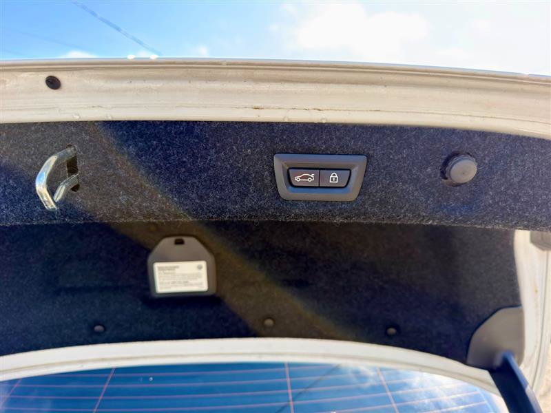 Used 2021 BMW 530i w/ Convenience Package RWD image 6
