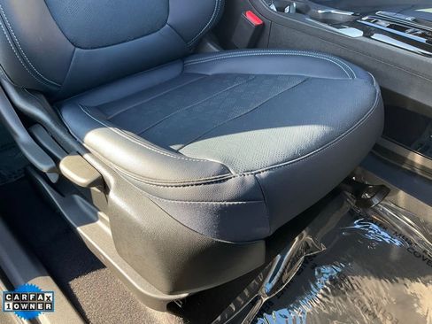 Used 2022 Chevrolet Bolt EUV LT w/ Convenience Package image 57