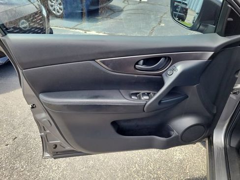 Used 2020 Nissan Rogue Sport S FWD image 15